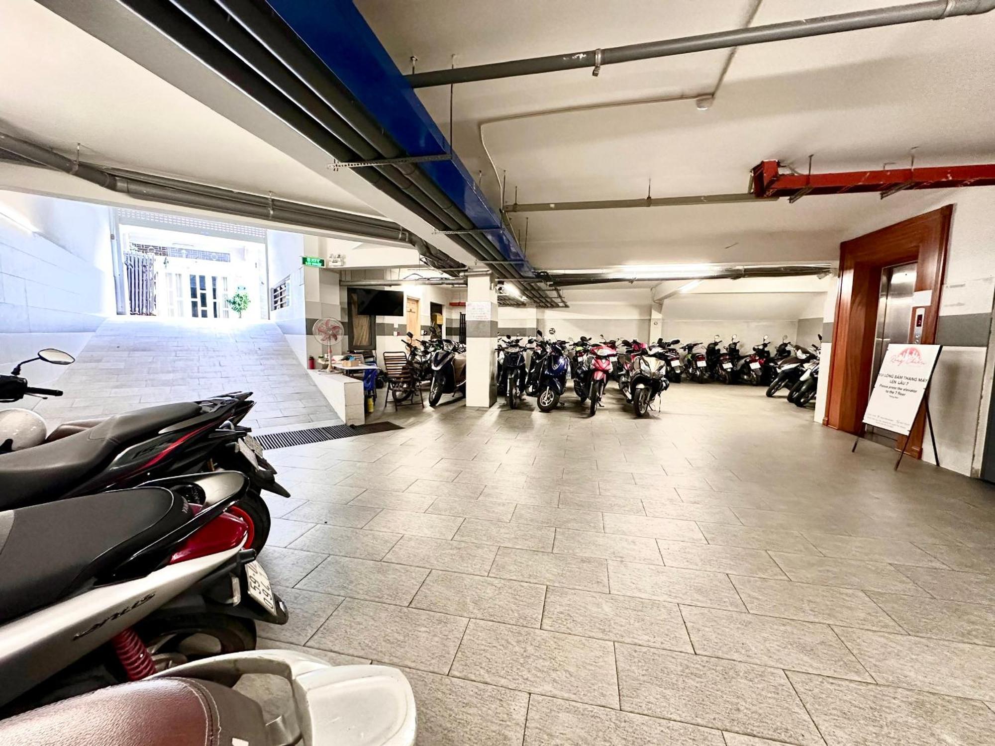 Отель Yours Studio Airport Хошимин Экстерьер фото